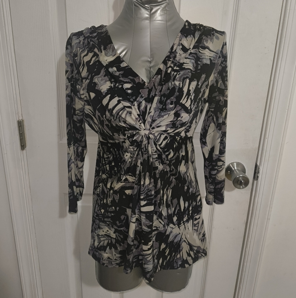 Daisy Fuentes Black and Cream Blouse Elegant Top